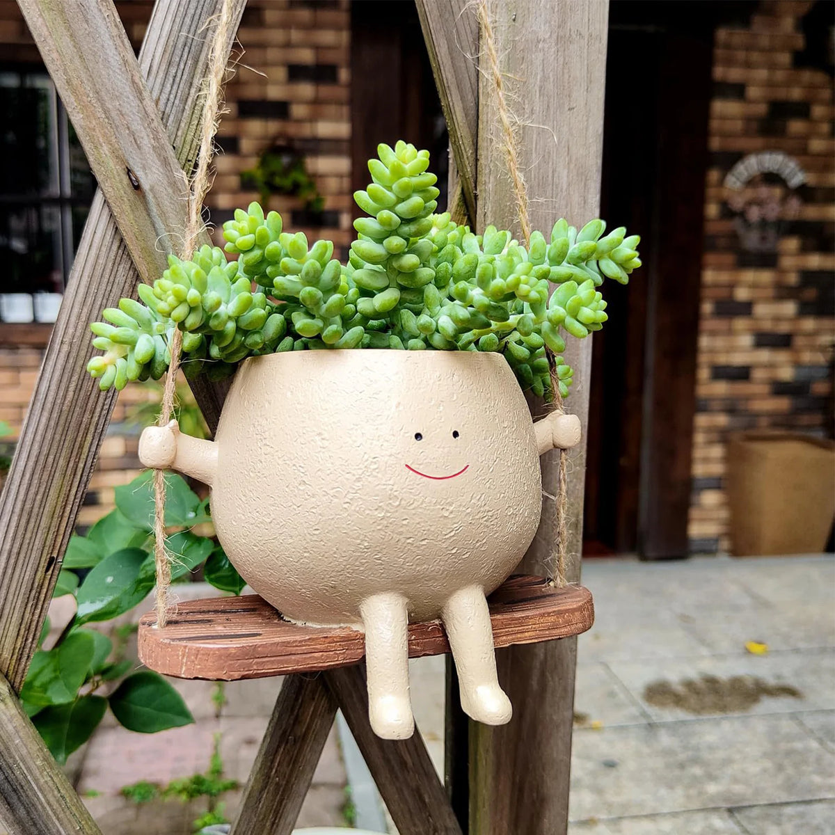 Swing smiling face resin wall hanging succulent planter pot