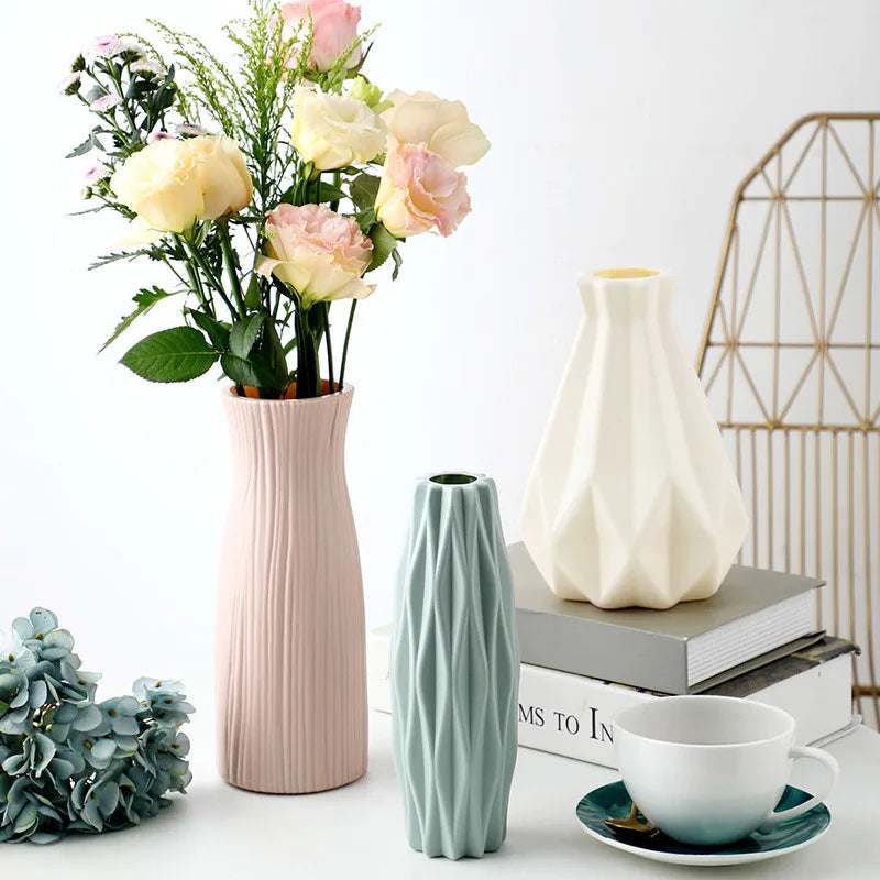 White boho plastic vase size A with floral arrangement on shelf display