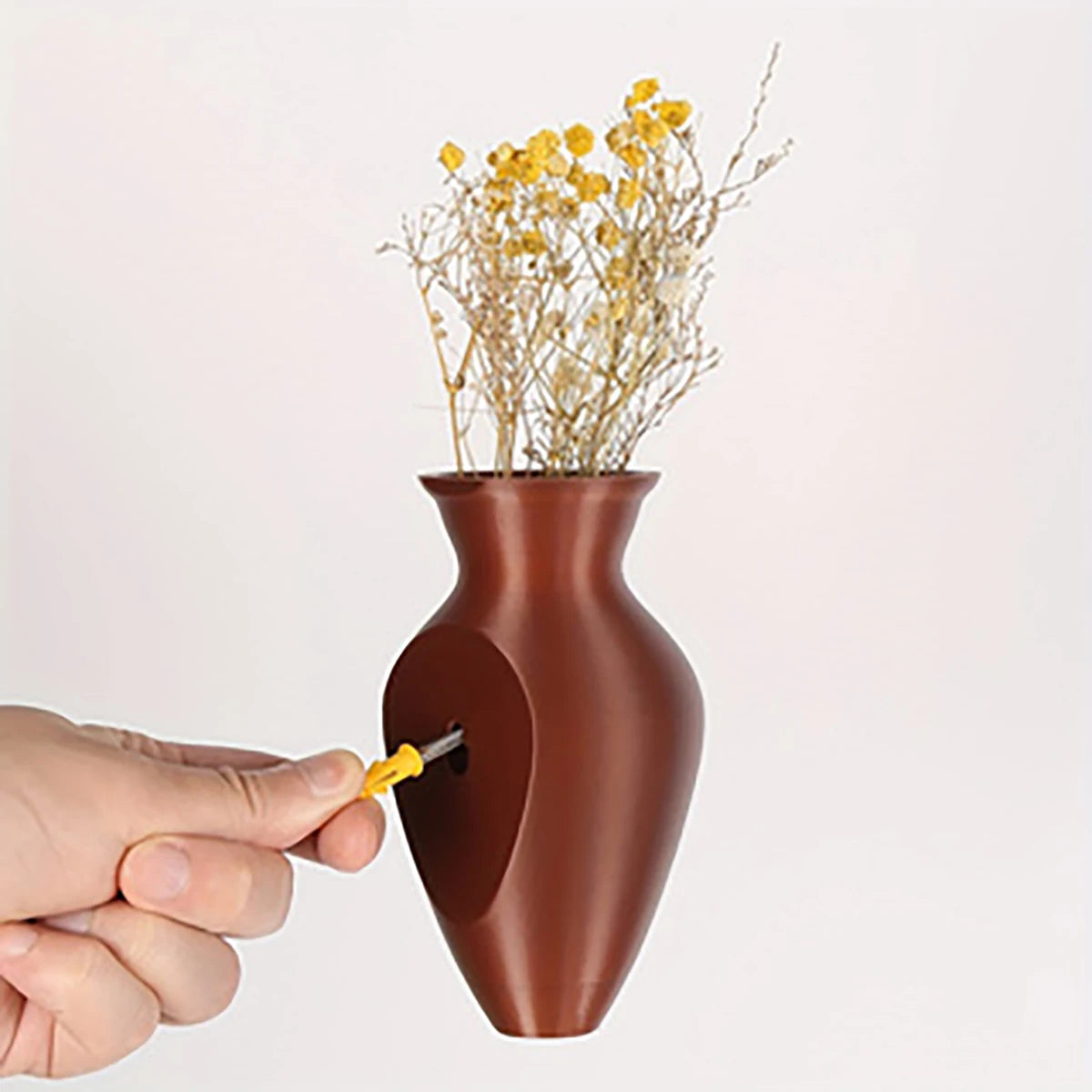Retro wall mounted vase art style dried flower arrangement display