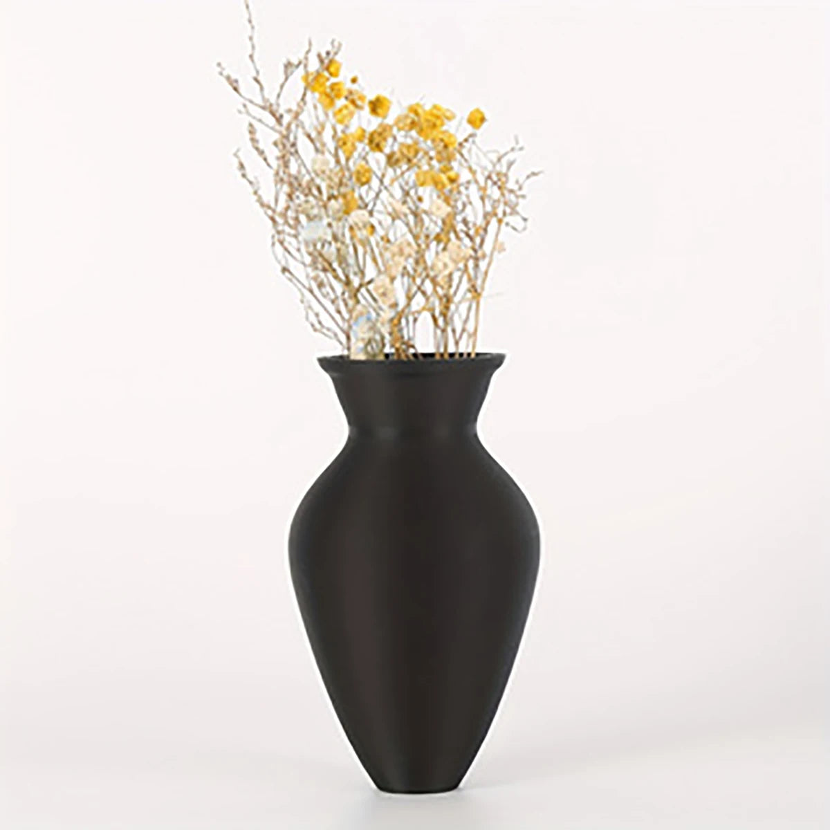 Retro wall mounted vase art style dried flower arrangement display