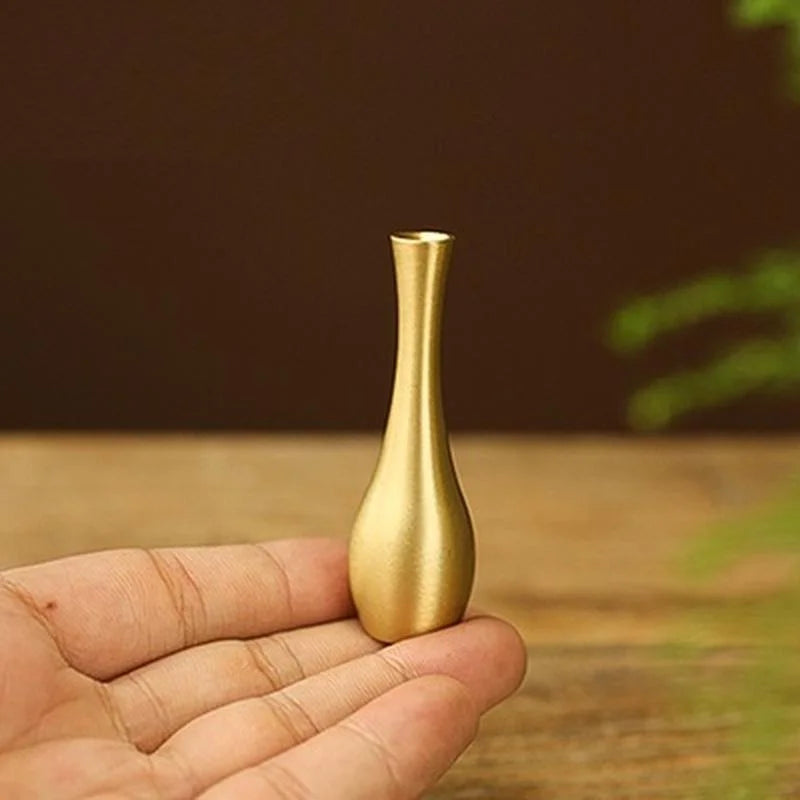 Mini copper flower vase classic design desk ornament figurine