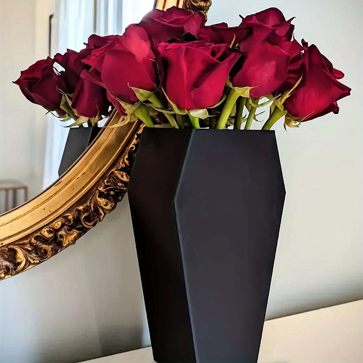 3D printed black coffin minimalist dried flower vase art décor