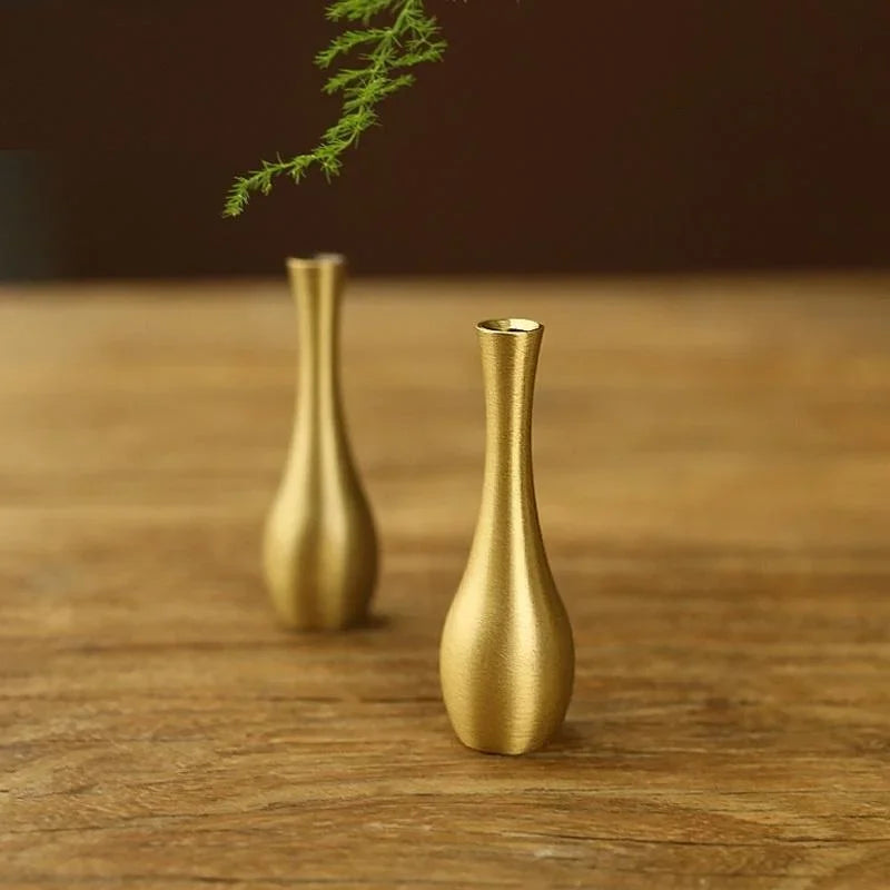 Mini copper flower vase classic design desk ornament figurine