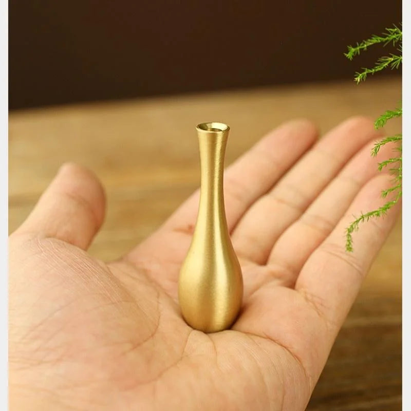 Mini copper flower vase classic design desk ornament figurine