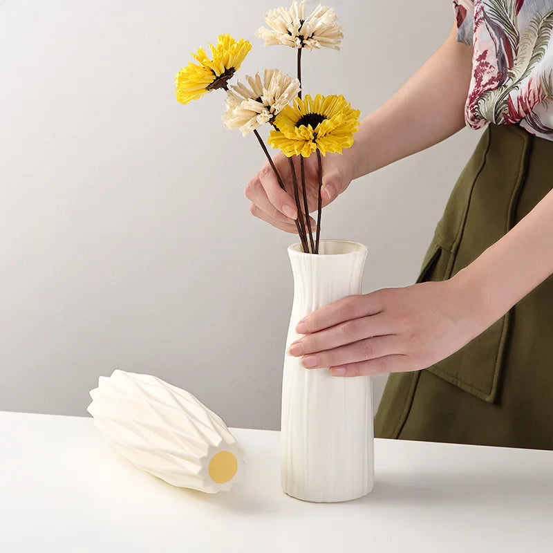 Style B4978B Nordic plastic vase on Scandi minimalist desk with single stem