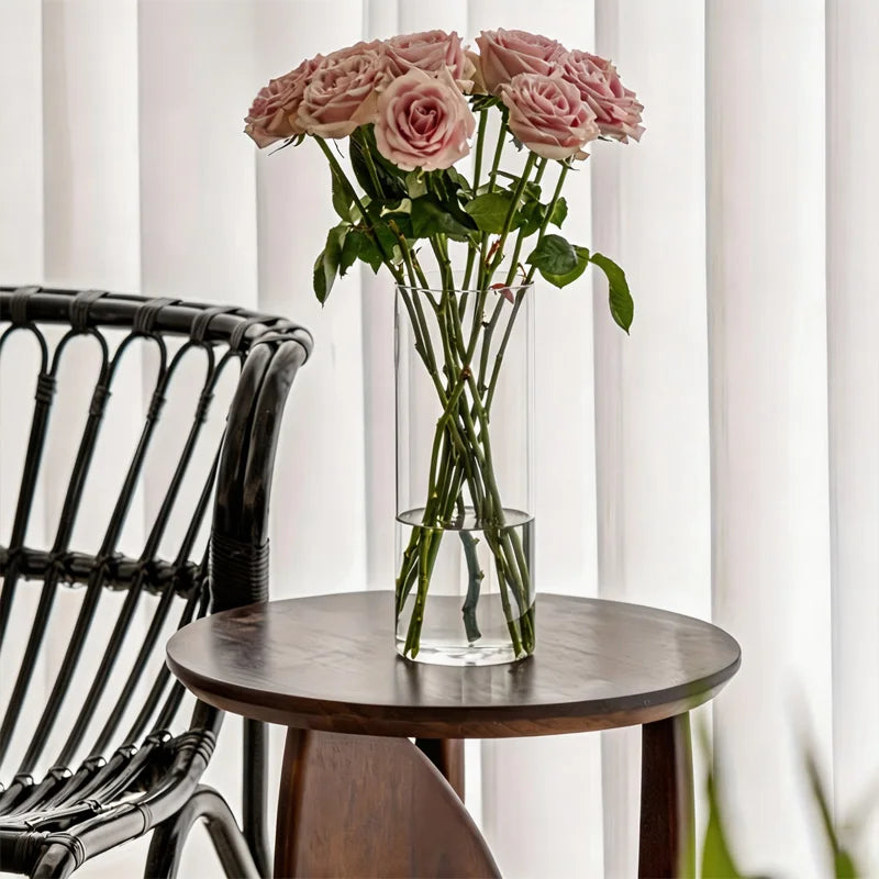 Compact 10x20cm acrylic cylinder vase with fresh flowers on event table
