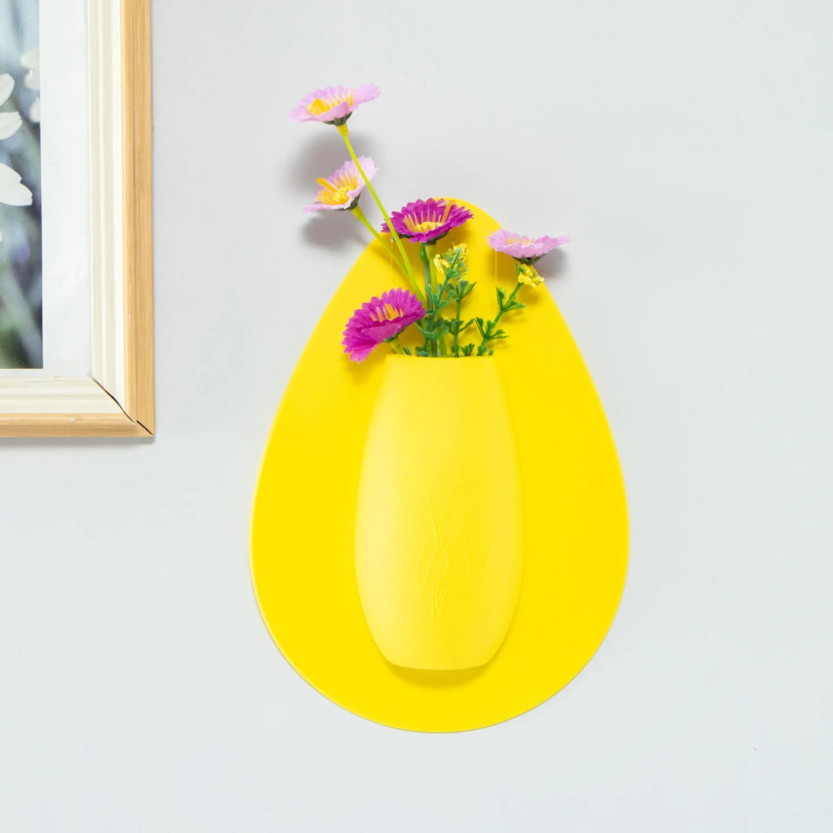 Close-up of silicone self-adhesive vase attachment detail