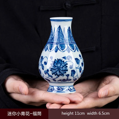 Traditional Chinese porcelain mini vase ornament display