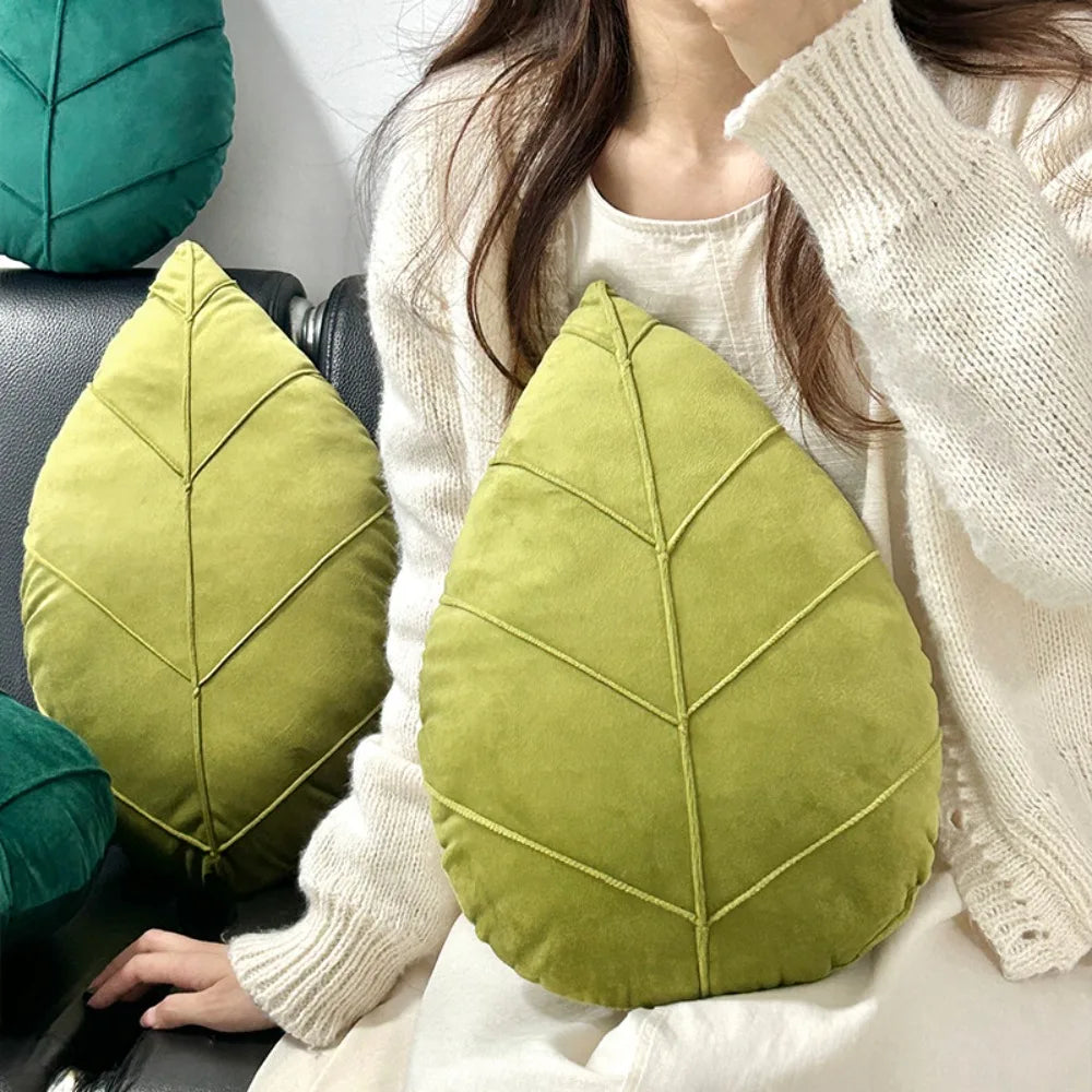 3D Leaf Shaped Decorative Pillow — styling detail