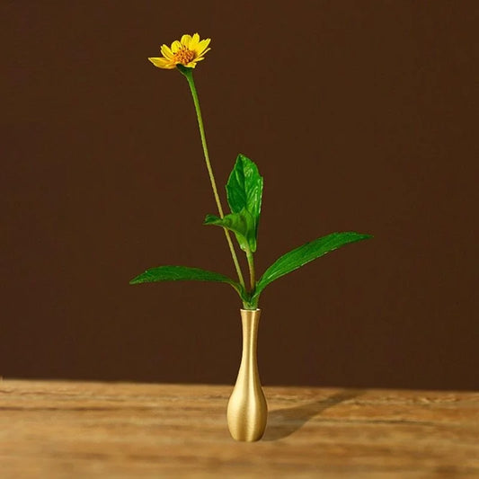 Mini copper flower vase classic design desk ornament figurine