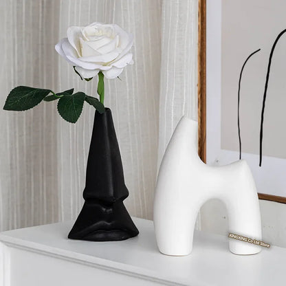 Nordic black and white art ceramic vase for dried flowers