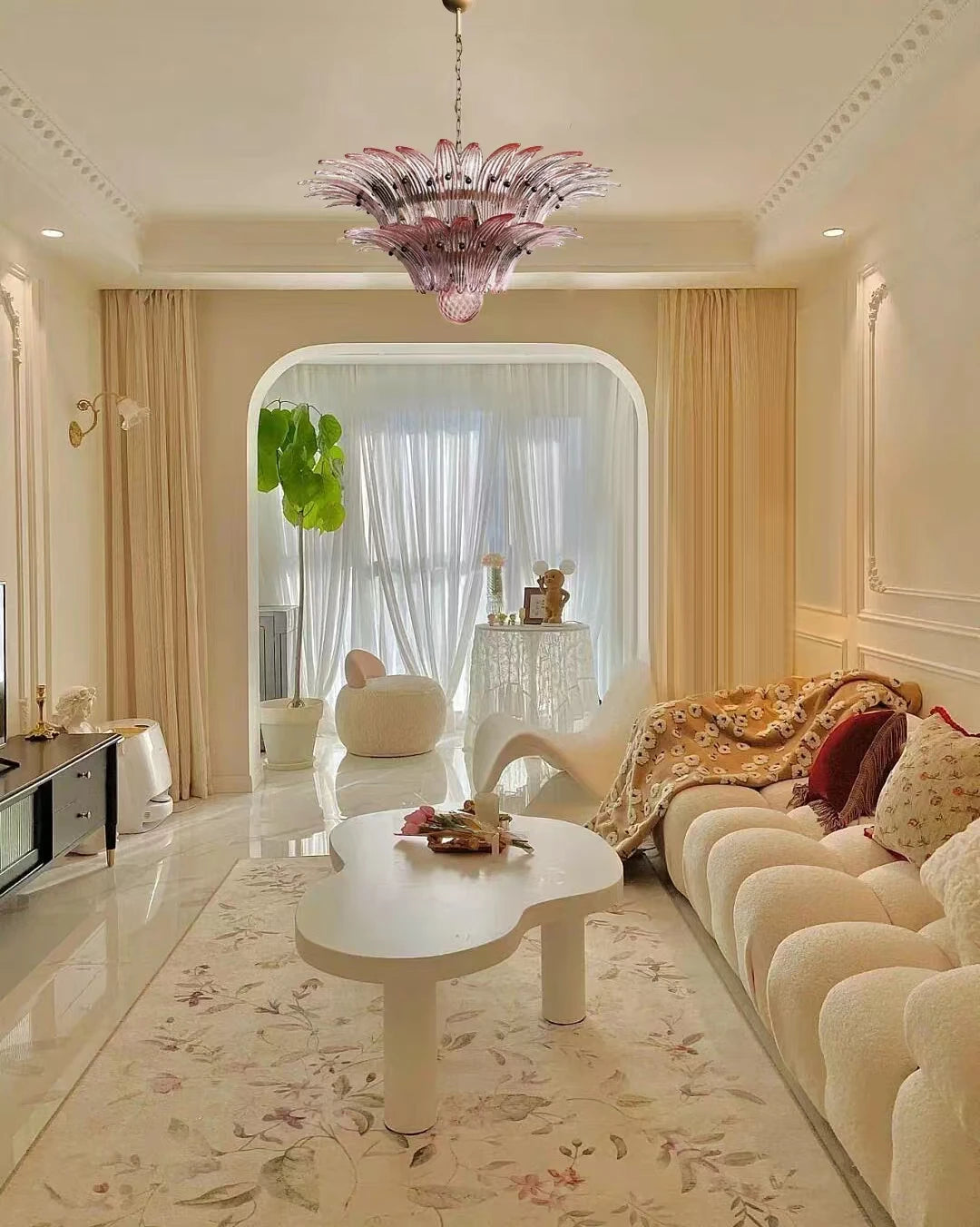 Amber glass chandelier, 31.5 in across, on a plated metal frame