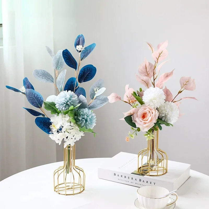 Iron art hollow gold vase with hydroponic test tube flower display
