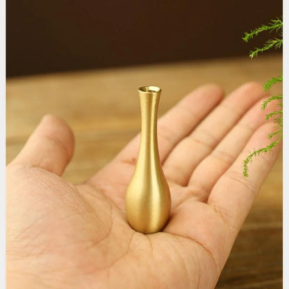 Mini copper flower vase classic design desk ornament figurine