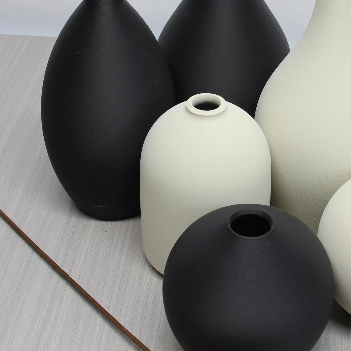4-piece minimalist art vase set in white and black farmhouse décor