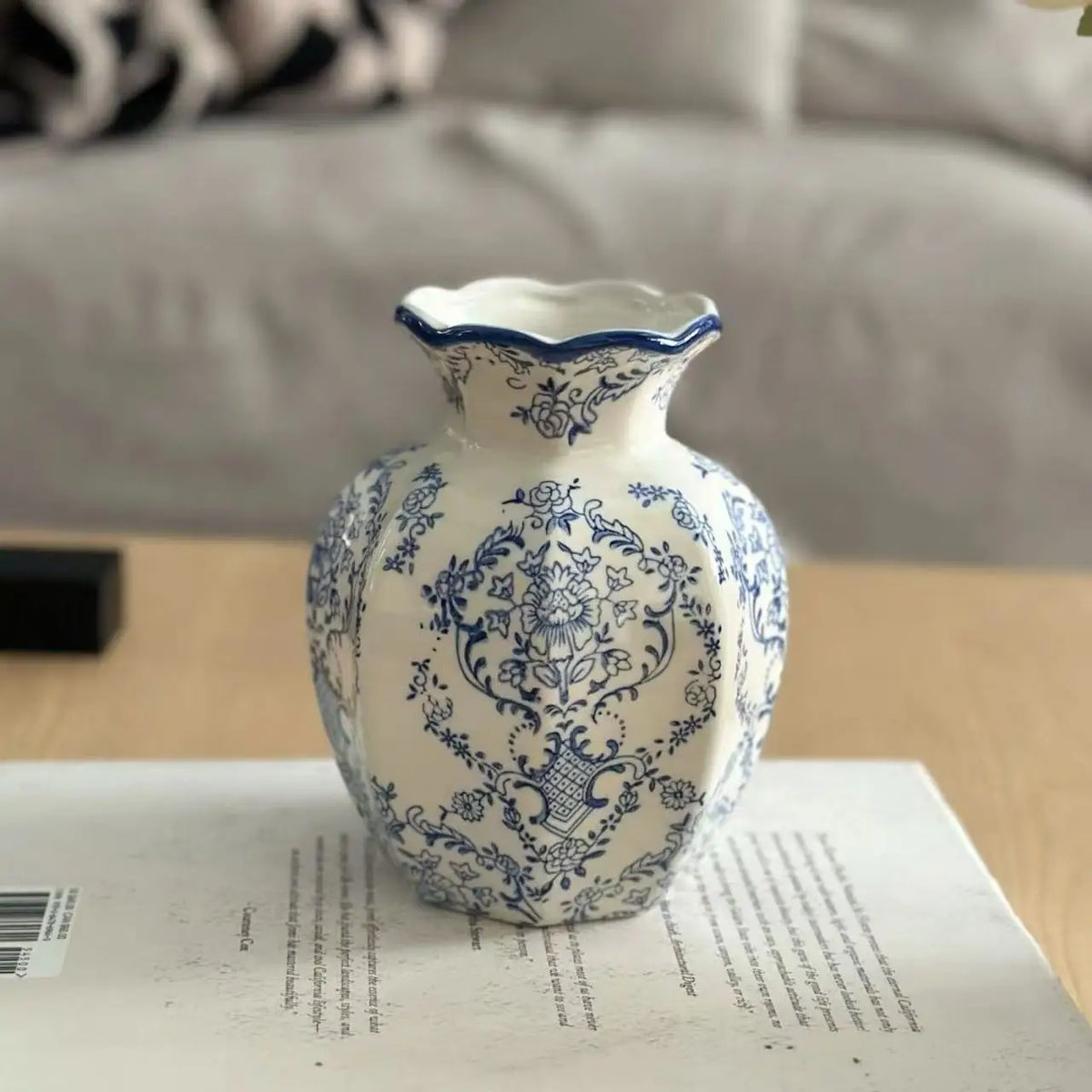 Pair of ivory and white blue and white porcelain vases side by side