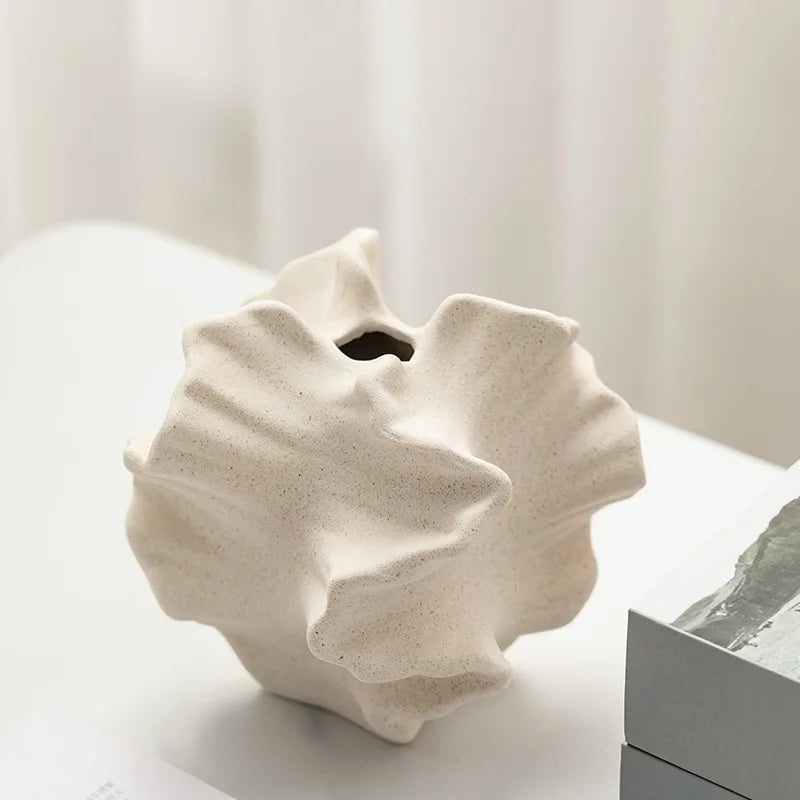 Ceramic geometric vase small size with flower arrangement