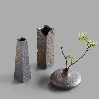 Style A crude pottery kiln ceramic mini vase with natural glaze variation