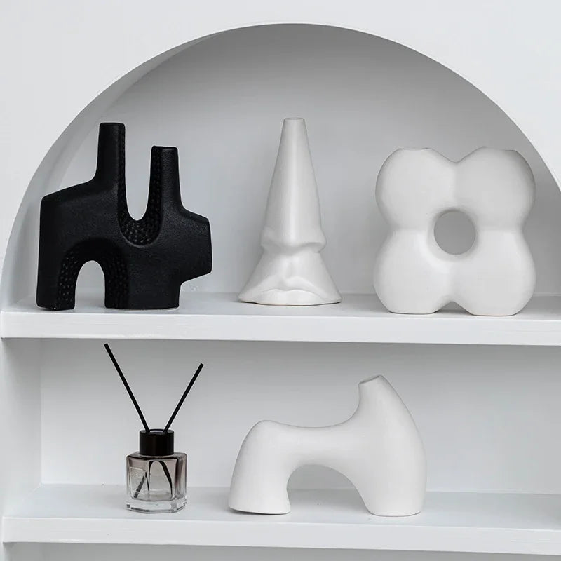 Nordic black and white art ceramic vase for dried flowers
