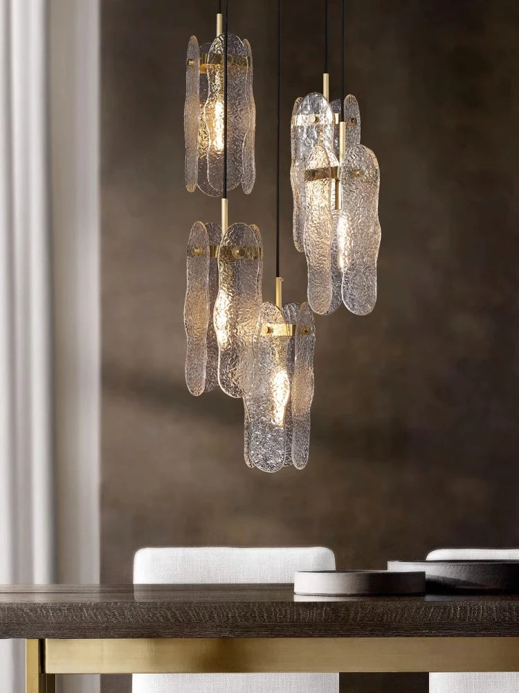 Round rippled glass chandelier measuring 27.6 in (70 cm) across